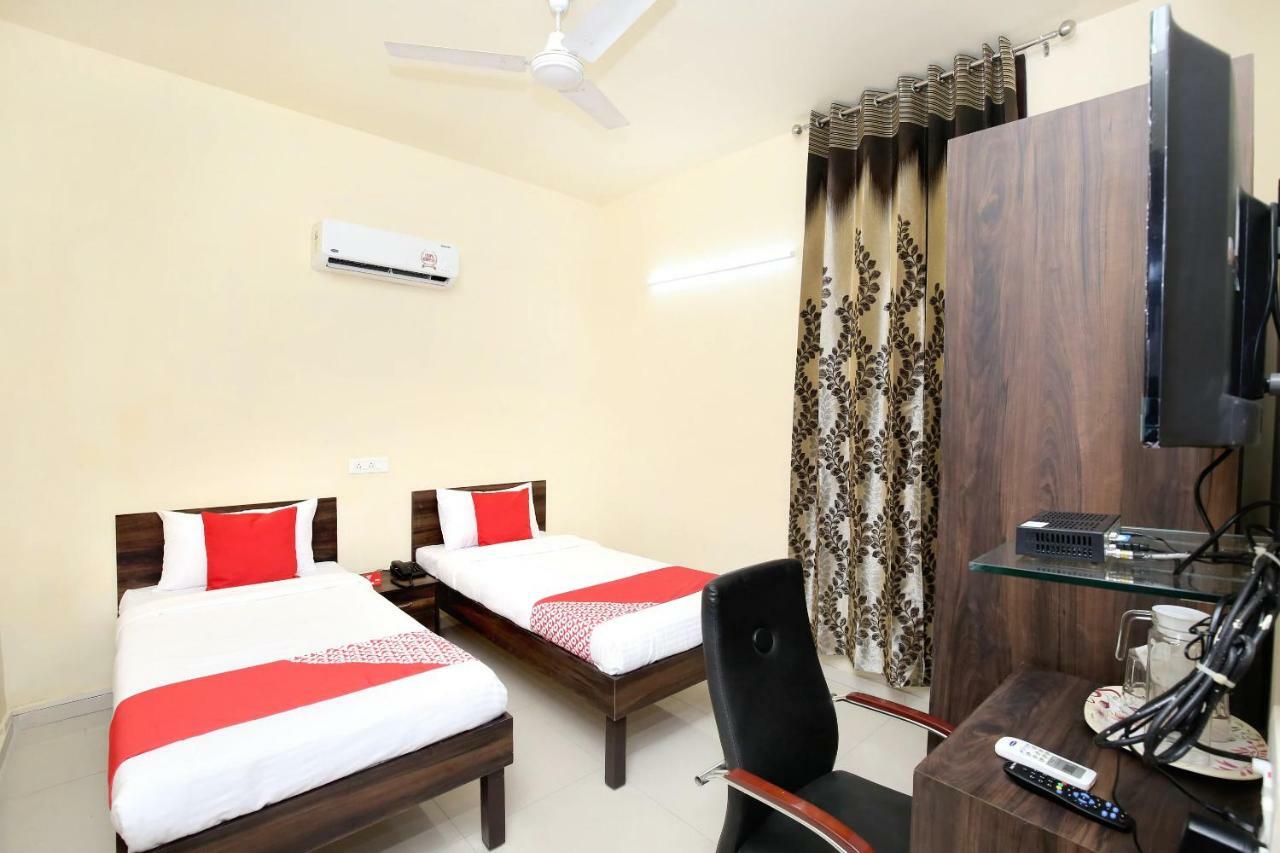 Oyo 16126 Aanantham Ludhiana Exterior foto